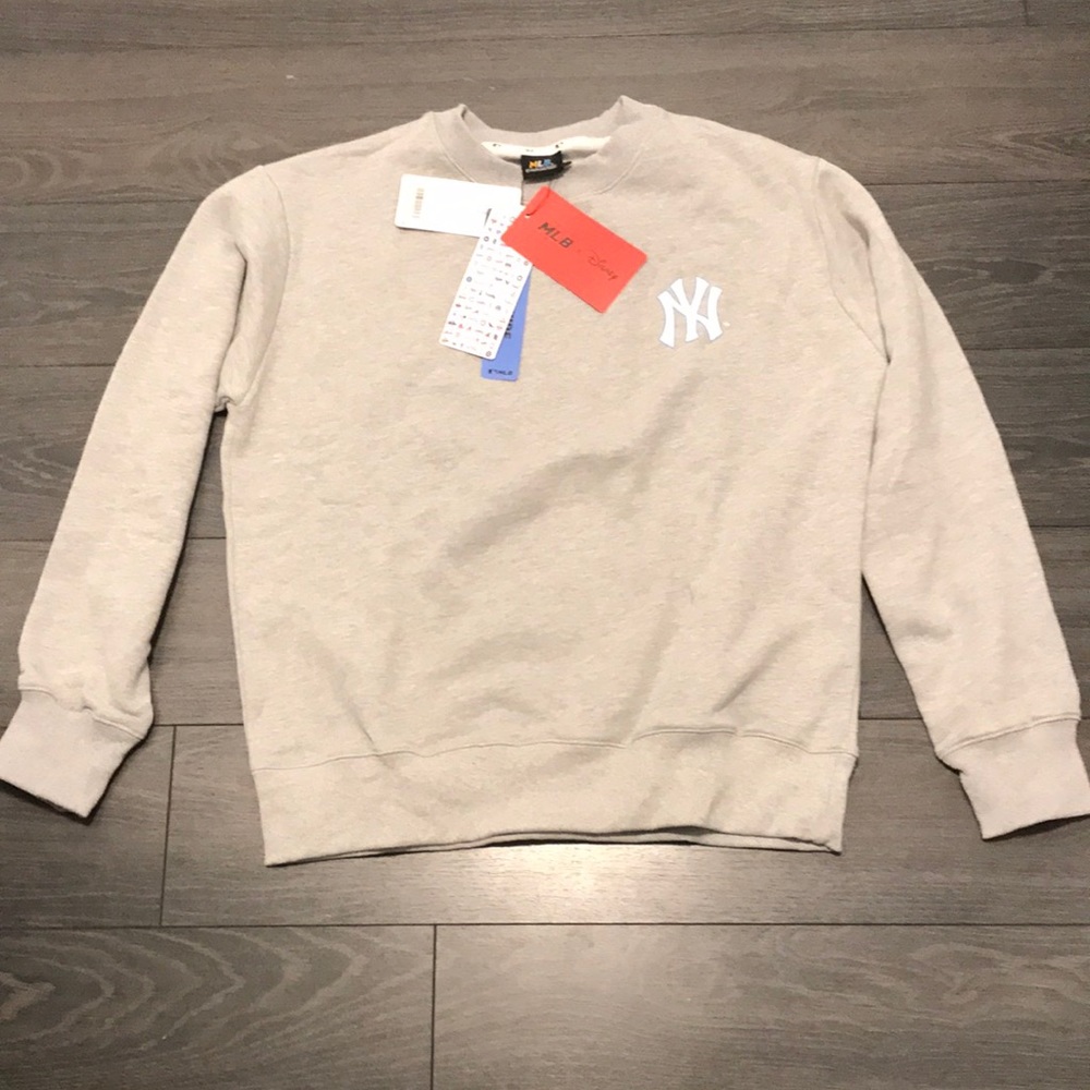 MLB Korea X Disney New York Yankees Sweater